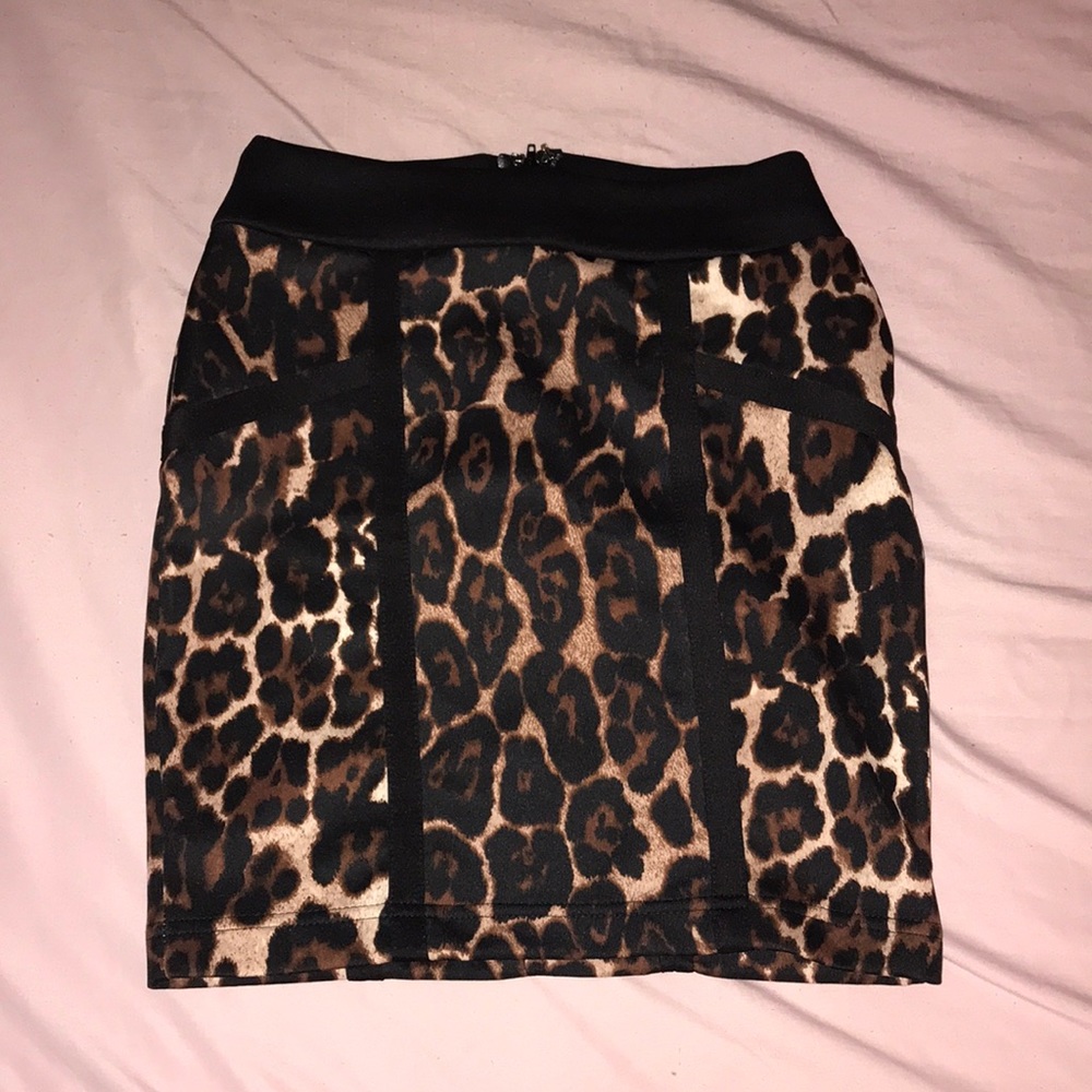 Leopard mini skirt